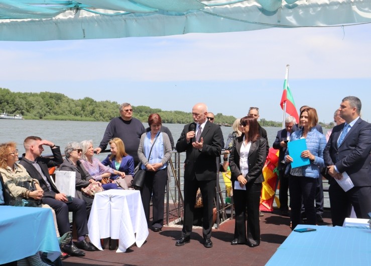 Експерти от България и Румъния ще определят пет възможни точки за изграждане на нови мостове над река Дунав