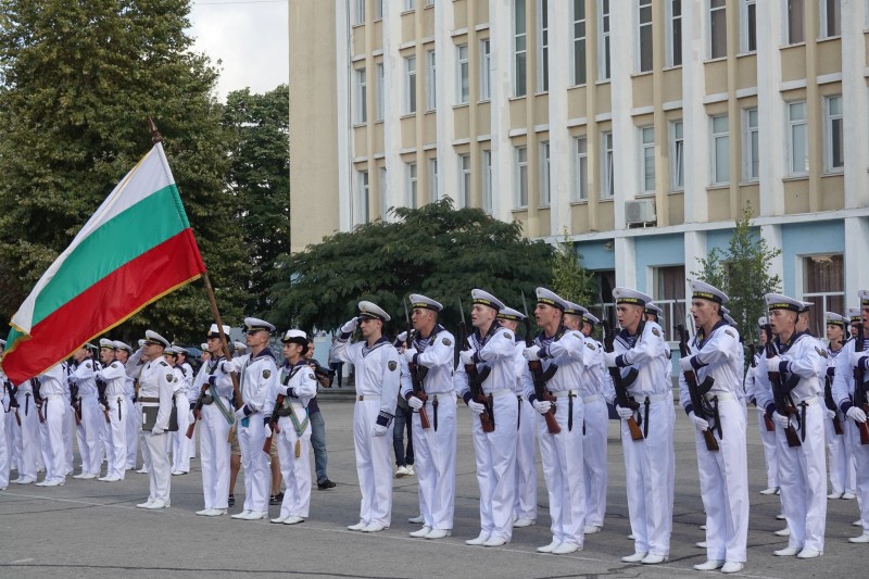 Ръководството на ВВМУ на посещение в Русе, представят възможностите за обучение