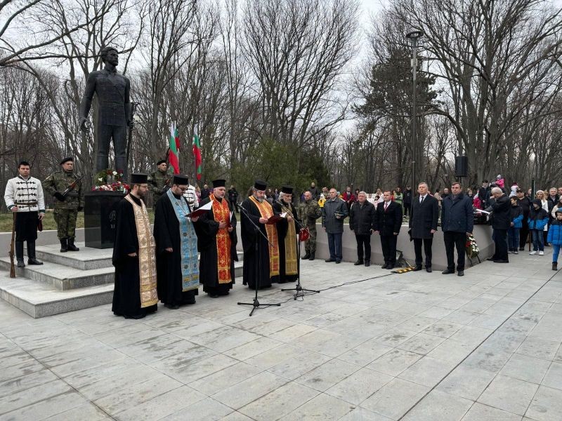 Русенци почетоха паметта на Васил Левски